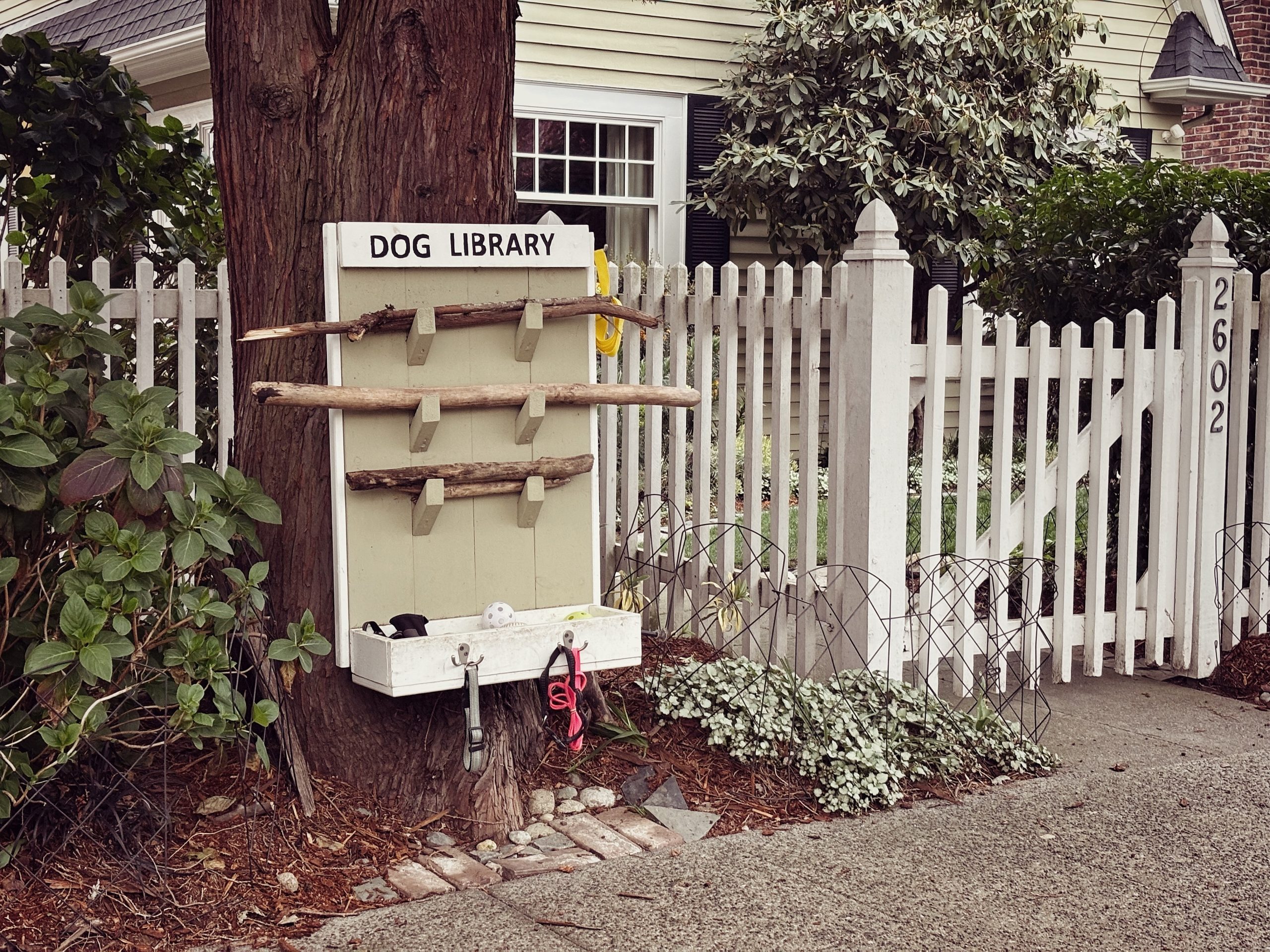 Slog AM: Grandma Dressed Like a Penis Found Not Guilty, the Regional Homelessness Authority Is on the Chopping Block, and Tariff Refunds Are Coming, but Not for You