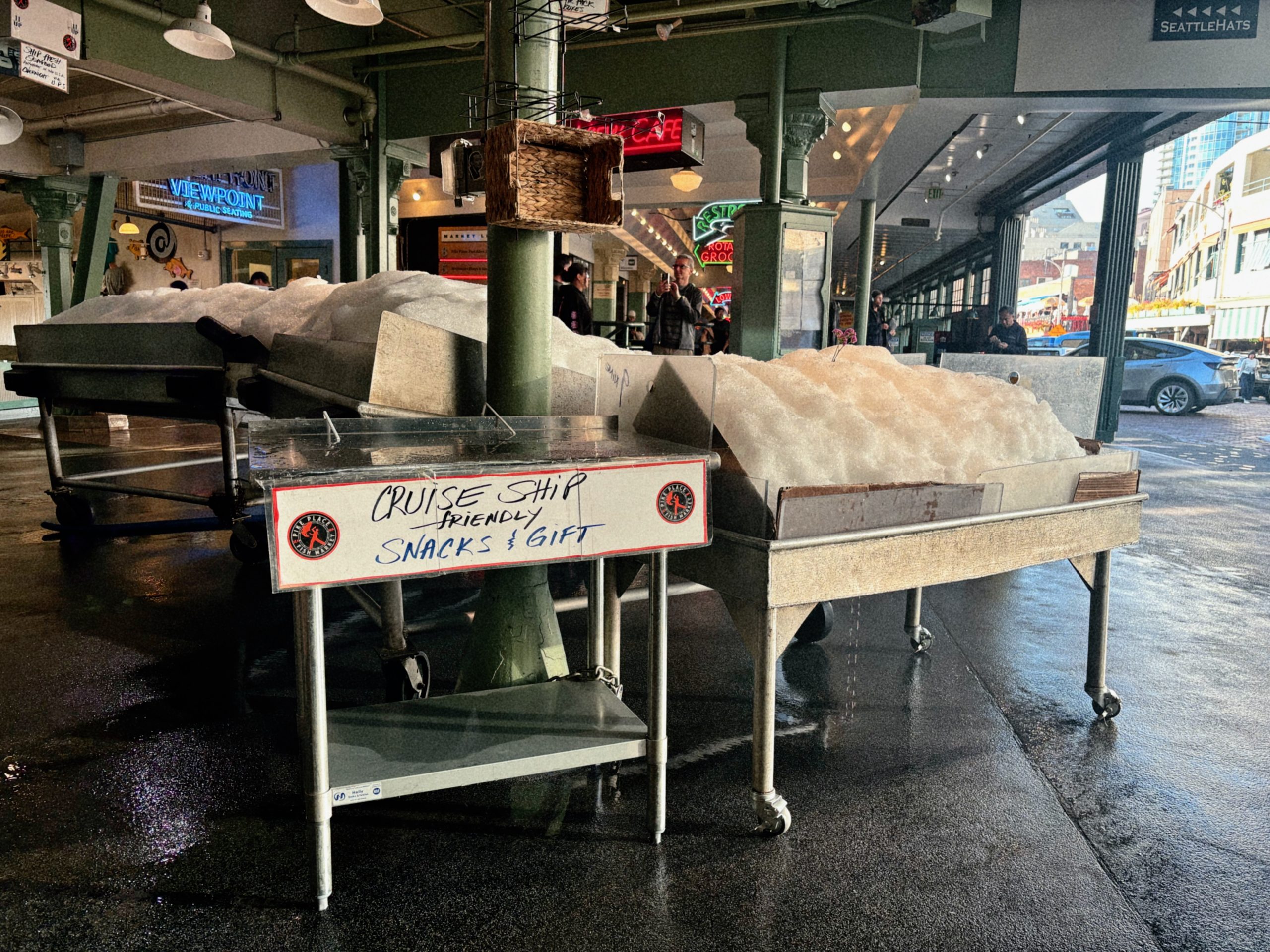Slog AM: Money for Dow Constantine, Trump and Xi Do Nothing, and Vivian Says Goodbye Seattle