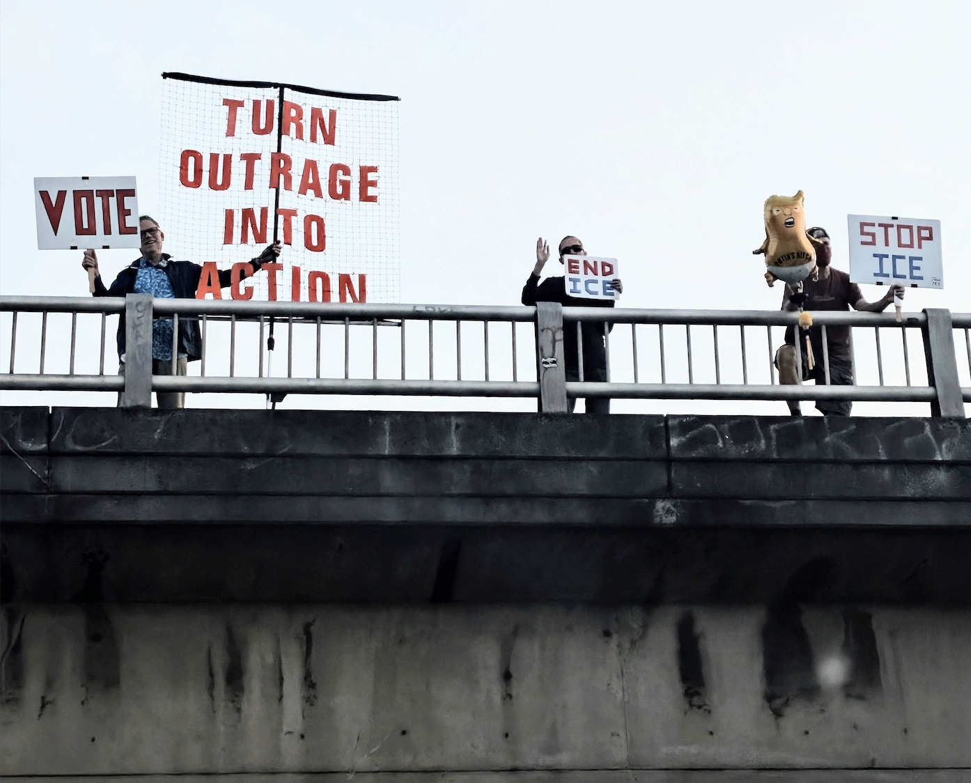 Slog AM: Woman Raped at UW Fraternity Sues University, Right-Wing Radio Unhappy About Yakima Judge’s Advice for Avoiding ICE, Trump Posts AI Video of Himself Playing With Tiger that Killed UK Man